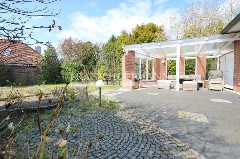 Immobilienangebot - Kaltenkirchen - Alle - Umfassend modernisiertes Einfamilienhaus auf schönem Grundstück in Kaltenkirchen !