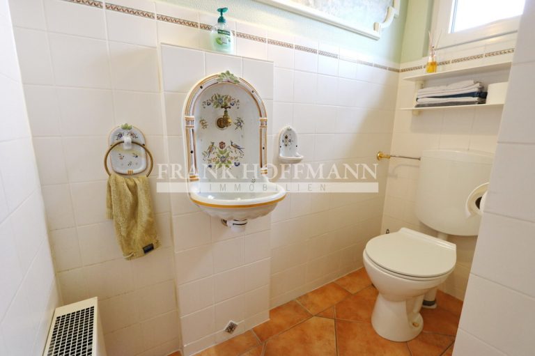 Immobilienangebot - Kaltenkirchen - Alle - Umfassend modernisiertes Einfamilienhaus auf schönem Grundstück in Kaltenkirchen !