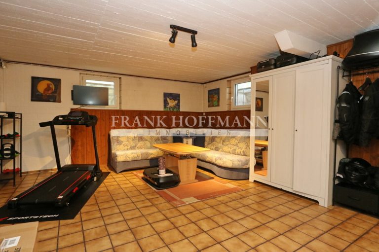 Immobilienangebot - Kaltenkirchen - Alle - Umfassend modernisiertes Einfamilienhaus auf schönem Grundstück in Kaltenkirchen !
