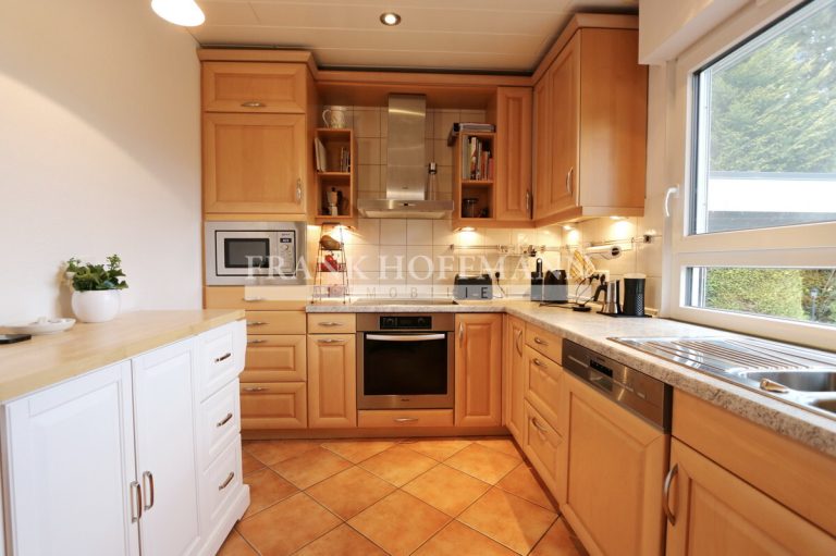 Immobilienangebot - Kaltenkirchen - Alle - Umfassend modernisiertes Einfamilienhaus auf schönem Grundstück in Kaltenkirchen !