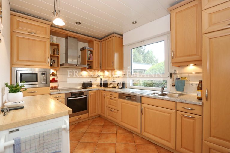 Immobilienangebot - Kaltenkirchen - Alle - Umfassend modernisiertes Einfamilienhaus auf schönem Grundstück in Kaltenkirchen !