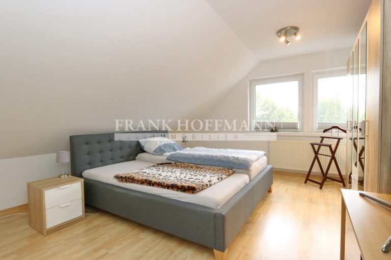 Immobilienangebot - Kaltenkirchen - Alle - Umfassend modernisiertes Einfamilienhaus auf schönem Grundstück in Kaltenkirchen !
