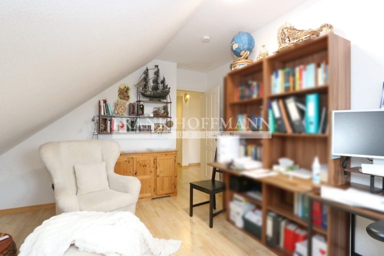 Immobilienangebot - Kaltenkirchen - Alle - Umfassend modernisiertes Einfamilienhaus auf schönem Grundstück in Kaltenkirchen !