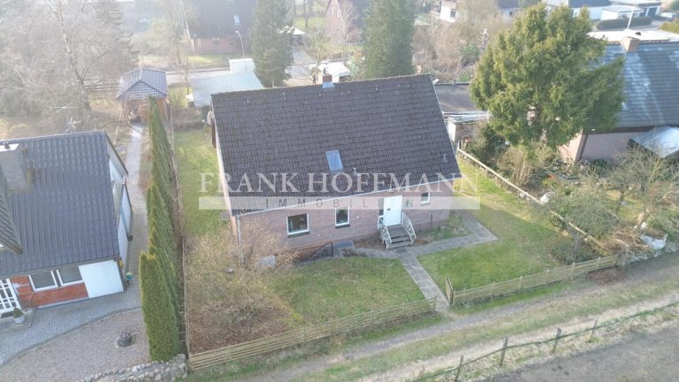 Immobilienangebot - Hartenholm - Alle - Teilvermietetes Einfamilienhaus mit Einliegerwohnung in schöner Lage von Hartenholm
