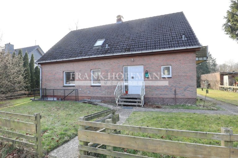 Immobilienangebot - Hartenholm - Alle - Teilvermietetes Einfamilienhaus mit Einliegerwohnung in schöner Lage von Hartenholm
