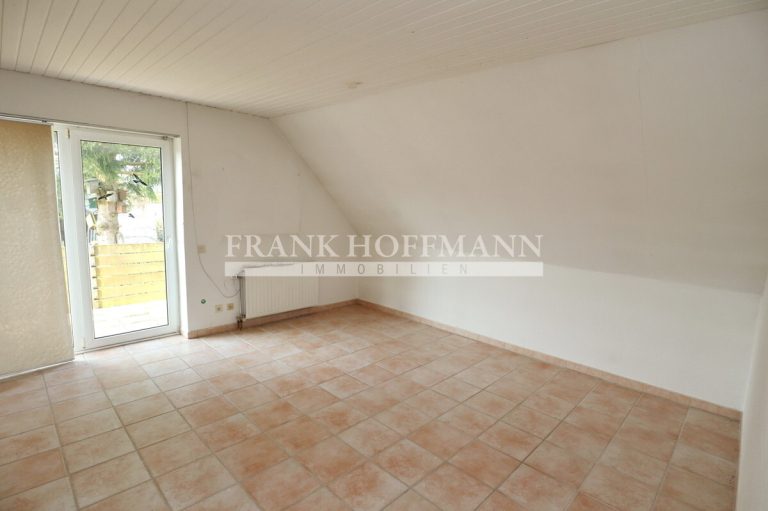 Immobilienangebot - Hartenholm - Alle - Teilvermietetes Einfamilienhaus mit Einliegerwohnung in schöner Lage von Hartenholm