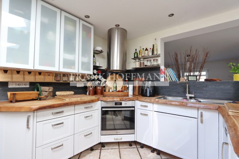 Immobilienangebot - Quickborn - Alle - Einzigartiges, buntes Zuhause mit modernem Anbau und Gartenparadies