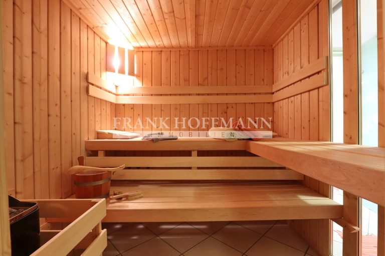 Immobilienangebot - Quickborn - Alle - Einzigartiges, buntes Zuhause mit modernem Anbau und Gartenparadies