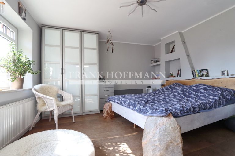 Immobilienangebot - Quickborn - Alle - Einzigartiges, buntes Zuhause mit modernem Anbau und Gartenparadies