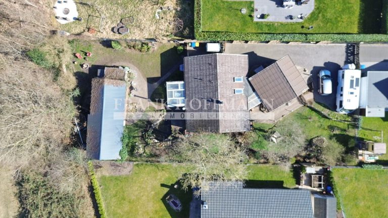 Immobilienangebot - Quickborn - Alle - Einzigartiges, buntes Zuhause mit modernem Anbau und Gartenparadies