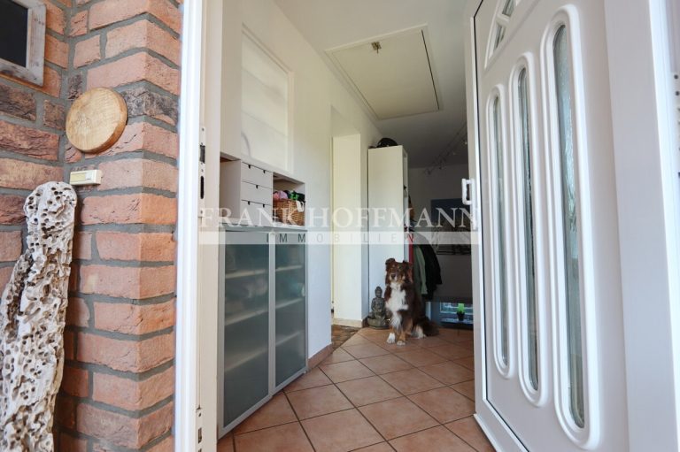 Immobilienangebot - Quickborn - Alle - Einzigartiges, buntes Zuhause mit modernem Anbau und Gartenparadies
