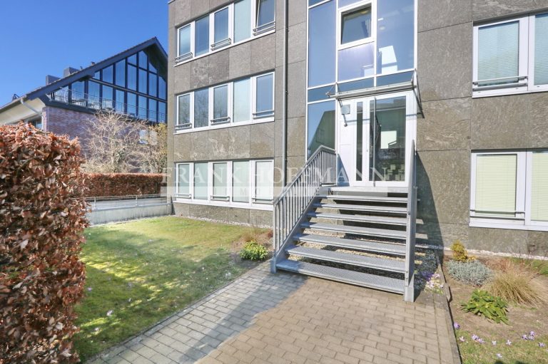 Immobilienangebot - Hamburg - Alle - Attraktive Eigentumswohnung mit großer Terrasse und Tiefgaragen-Stellplatz in Hamburg-Bramfeld