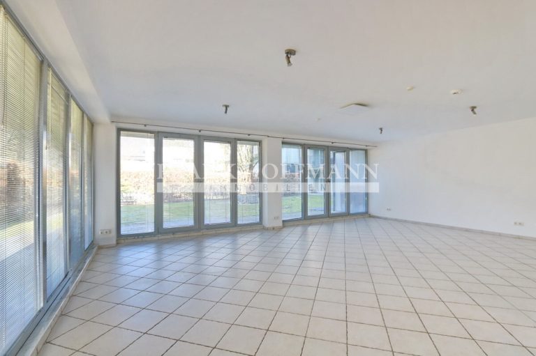 Immobilienangebot - Hamburg - Alle - Attraktive Eigentumswohnung mit großer Terrasse und Tiefgaragen-Stellplatz in Hamburg-Bramfeld
