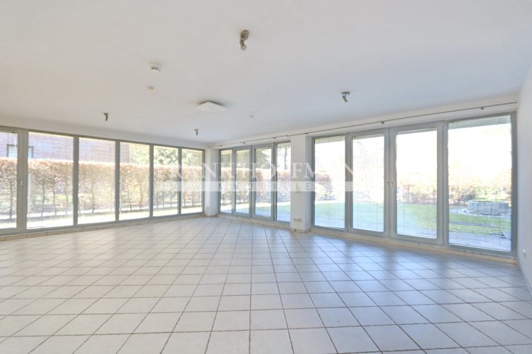 Immobilienangebot - Hamburg - Alle - Attraktive Eigentumswohnung mit großer Terrasse und Tiefgaragen-Stellplatz in Hamburg-Bramfeld
