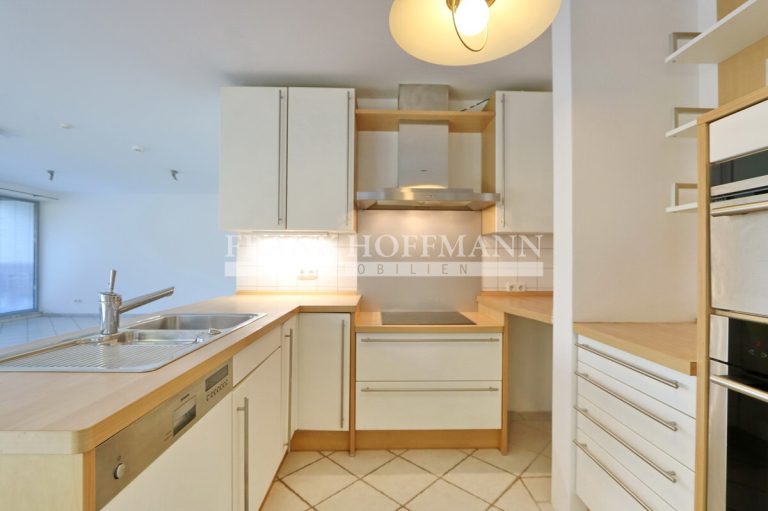 Immobilienangebot - Hamburg - Alle - Attraktive Eigentumswohnung mit großer Terrasse und Tiefgaragen-Stellplatz in Hamburg-Bramfeld