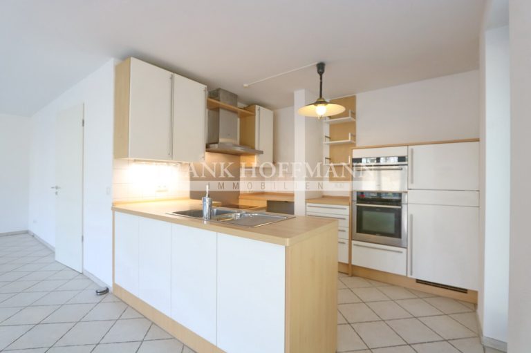 Immobilienangebot - Hamburg - Alle - Attraktive Eigentumswohnung mit großer Terrasse und Tiefgaragen-Stellplatz in Hamburg-Bramfeld