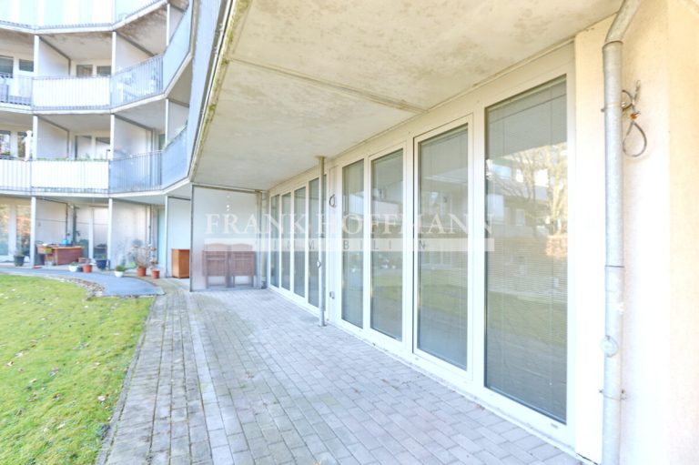 Immobilienangebot - Hamburg - Alle - Attraktive Eigentumswohnung mit großer Terrasse und Tiefgaragen-Stellplatz in Hamburg-Bramfeld