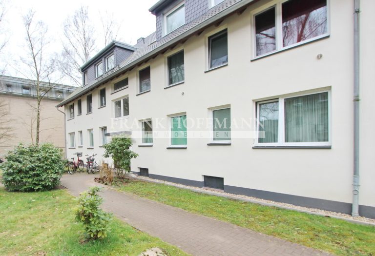 Immobilienangebot - Hamburg - Alle - 1-Zi-Wohnung im Hochparterre in zentraler Lage mit großem Balkon in Hamburg-Niendorf