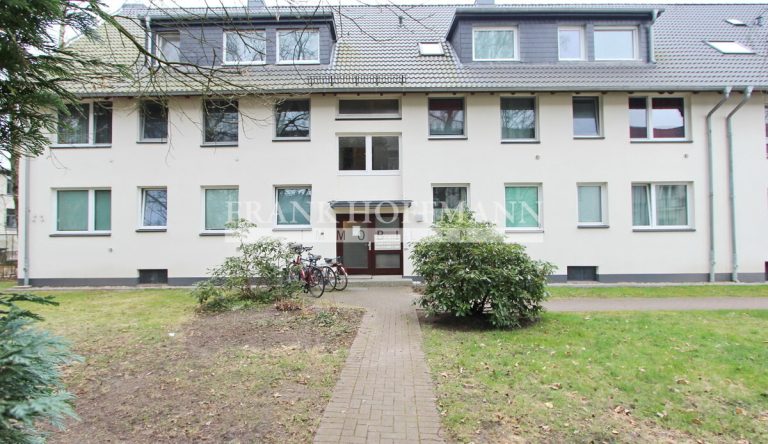 Immobilienangebot - Hamburg - Alle - 1-Zi-Wohnung im Hochparterre in zentraler Lage mit großem Balkon in Hamburg-Niendorf
