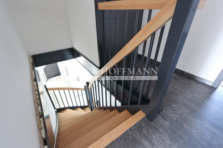 Immobilienangebot - Dägeling - Alle - Attraktives Einfamilienhaus mit Charme, großem Garten und Defiziten in Dägeling