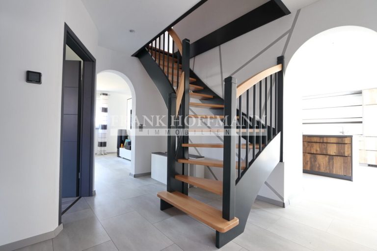 Immobilienangebot - Dägeling - Alle - Attraktives Einfamilienhaus mit Charme, großem Garten und Defiziten in Dägeling