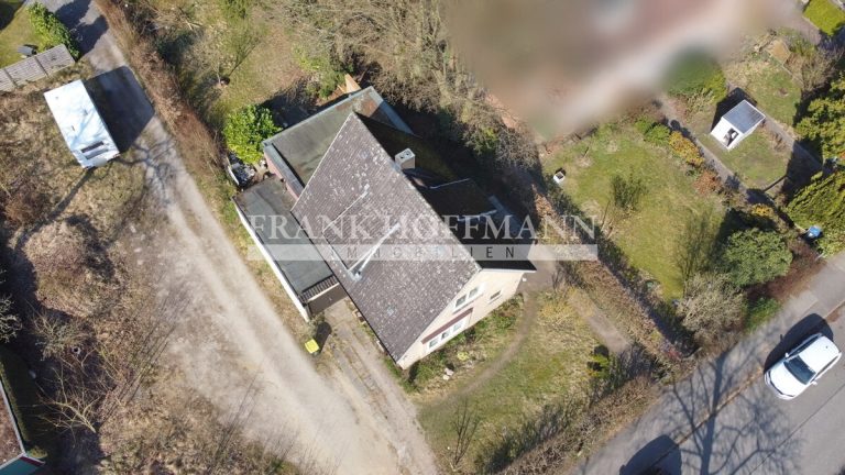 Immobilienangebot - Hamburg - Alle - Provisionsfrei für Käufer - Baugrundstück mit Bestandshaus in Hamburg-Volksdorf