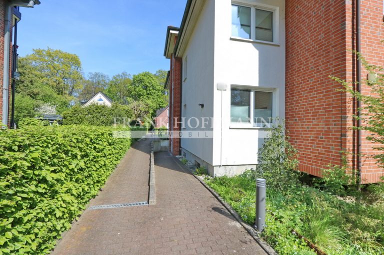 Immobilienangebot - Hamburg - Alle - Gepflegte Wohnung mit Balkon, Garten und Tiefgaragen-Stellplatz in Hamburg-Volksdorf