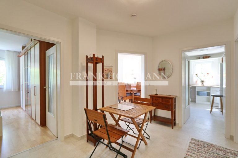 Immobilienangebot - Hamburg - Alle - Gepflegte Wohnung mit Balkon, Garten und Tiefgaragen-Stellplatz in Hamburg-Volksdorf