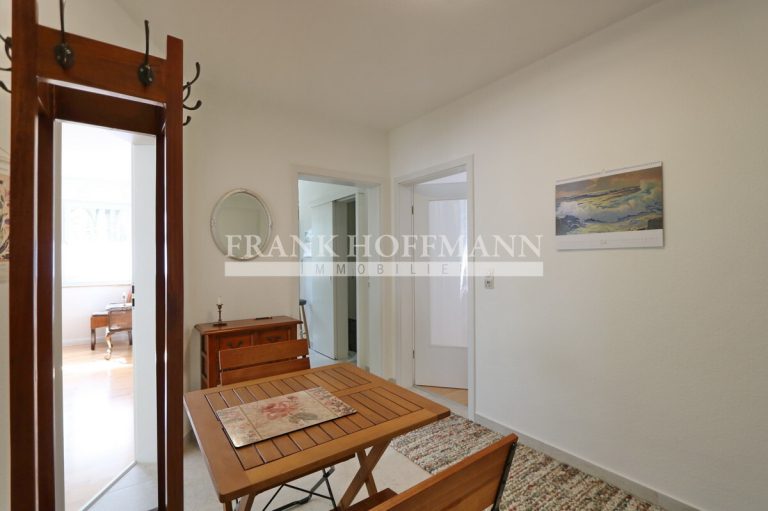 Immobilienangebot - Hamburg - Alle - Gepflegte Wohnung mit Balkon, Garten und Tiefgaragen-Stellplatz in Hamburg-Volksdorf