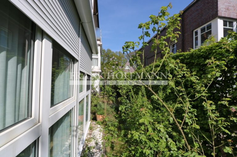 Immobilienangebot - Hamburg - Alle - Gepflegte Wohnung mit Balkon, Garten und Tiefgaragen-Stellplatz in Hamburg-Volksdorf