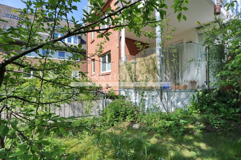Immobilienangebot - Hamburg - Alle - Gepflegte Wohnung mit Balkon, Garten und Tiefgaragen-Stellplatz in Hamburg-Volksdorf