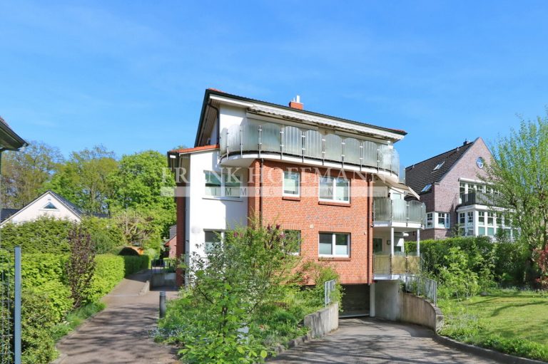 Immobilienangebot - Hamburg - Alle - Gepflegte Wohnung mit Balkon, Garten und Tiefgaragen-Stellplatz in Hamburg-Volksdorf