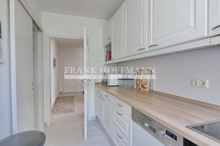 Immobilienangebot - Hamburg - Alle - Gepflegte Wohnung mit Balkon, Garten und Tiefgaragen-Stellplatz in Hamburg-Volksdorf