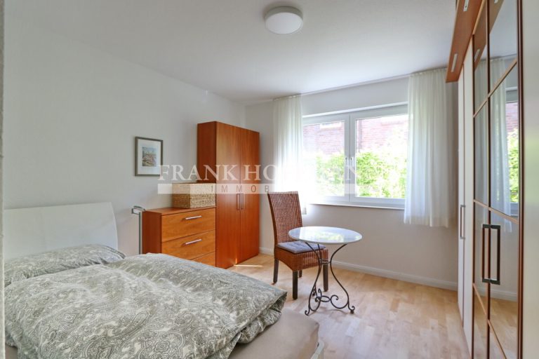 Immobilienangebot - Hamburg - Alle - Gepflegte Wohnung mit Balkon, Garten und Tiefgaragen-Stellplatz in Hamburg-Volksdorf