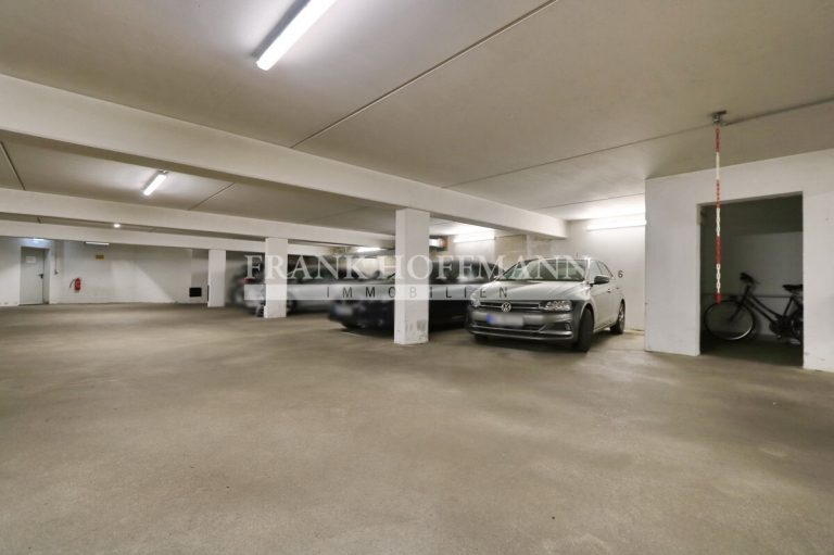 Immobilienangebot - Hamburg - Alle - Gepflegte Wohnung mit Balkon, Garten und Tiefgaragen-Stellplatz in Hamburg-Volksdorf