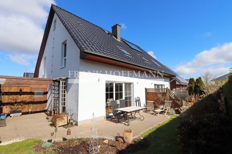 Immobilienangebot - Henstedt-Ulzburg - Alle - Einfamilienhaus mit Einliegerwohnung in Henstedt-Ulzburg