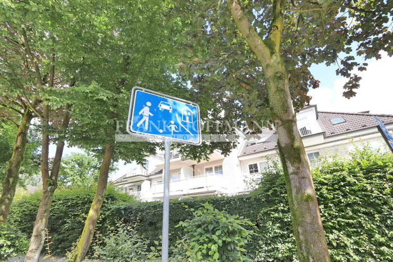 Immobilienangebot - Hamburg - Zins_Rendite - Kapitalanlage - Schöne Eigentumswohnung mit TG-Stellplatz (vermietet) in Hamburg-Jenfeld