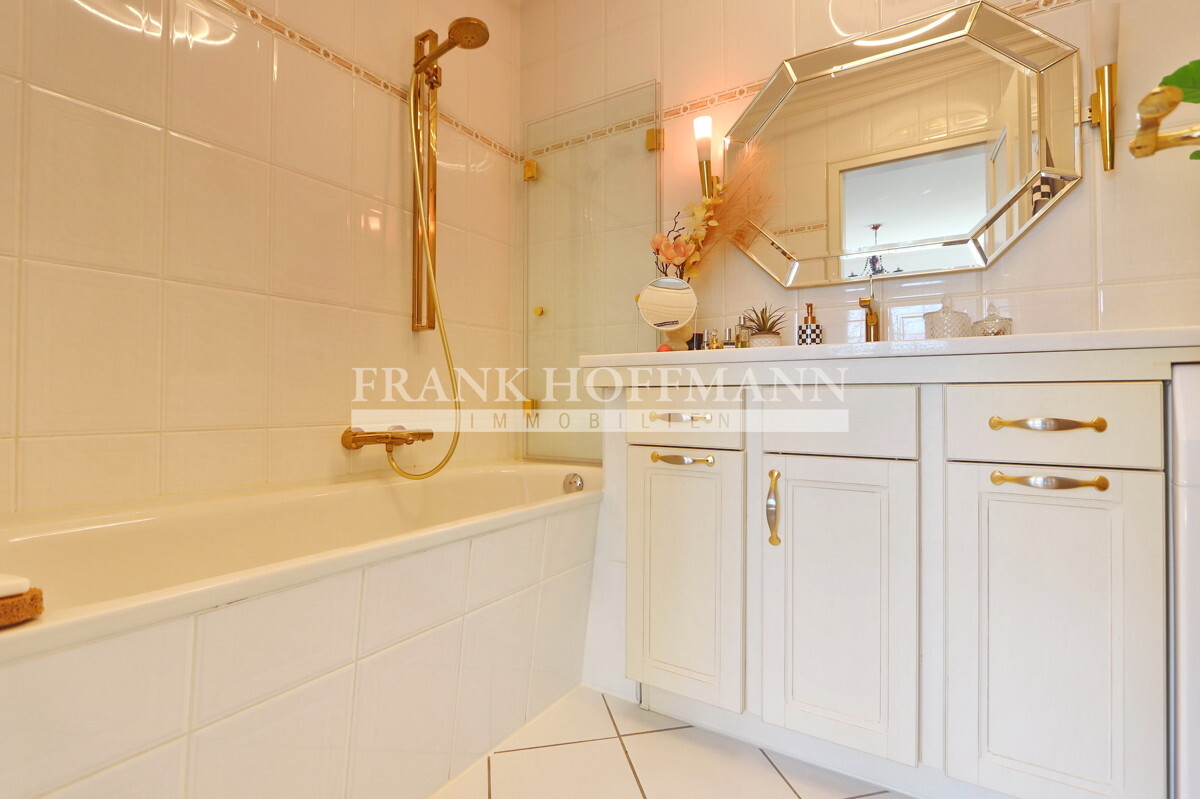 Immobilienangebot - Hamburg - Zins_Rendite - Kapitalanlage - Schöne Eigentumswohnung mit TG-Stellplatz (vermietet) in Hamburg-Jenfeld