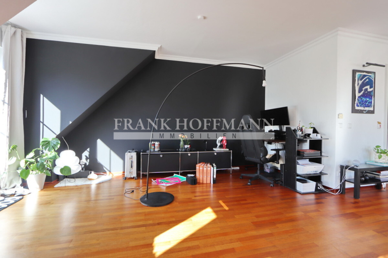 Immobilienangebot - Hamburg - Zins_Rendite - Kapitalanlage - Schöne Eigentumswohnung mit TG-Stellplatz (vermietet) in Hamburg-Jenfeld