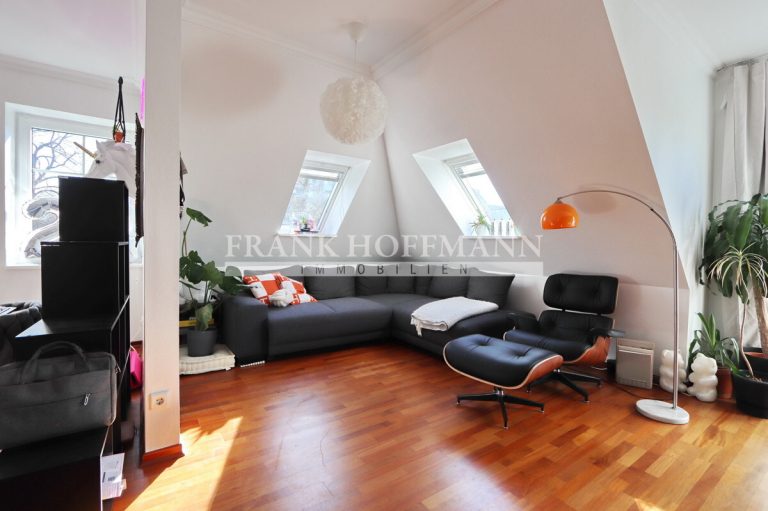Immobilienangebot - Hamburg - Zins_Rendite - Kapitalanlage - Schöne Eigentumswohnung mit TG-Stellplatz (vermietet) in Hamburg-Jenfeld