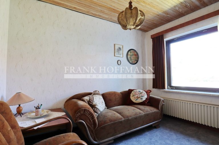 Immobilienangebot - Großenaspe - Haus_Wohnung - Lichtdurchflutetes Einfamilienhaus über zwei Ebenen in ruhiger Wohnlage von Großenaspe