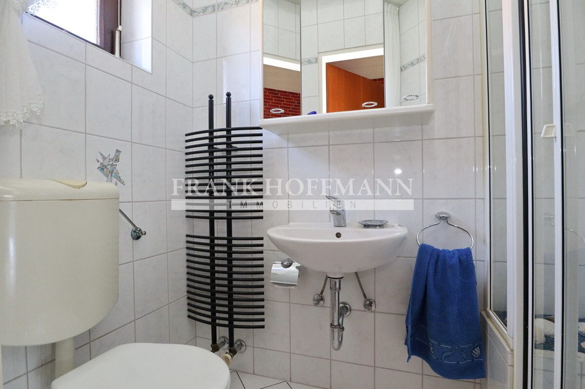 Immobilienangebot - Großenaspe - Haus_Wohnung - Lichtdurchflutetes Einfamilienhaus über zwei Ebenen in ruhiger Wohnlage von Großenaspe