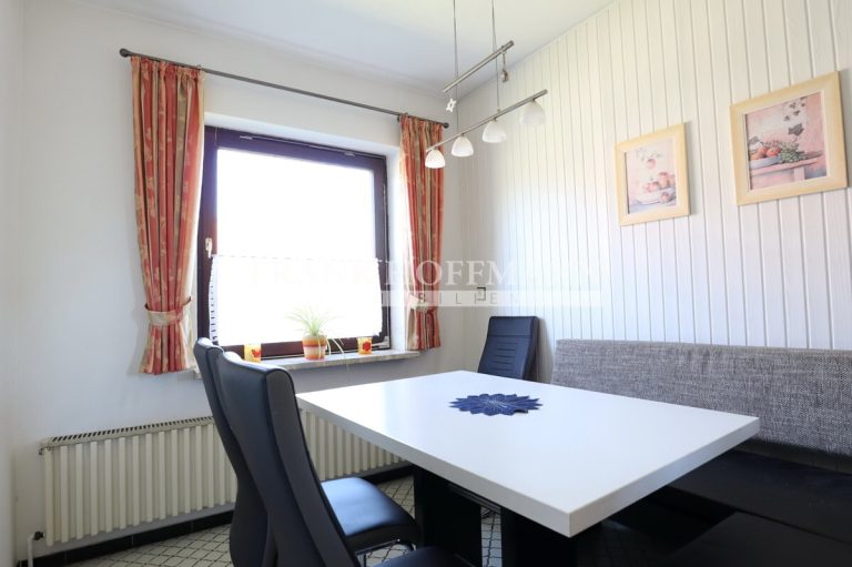 Immobilienangebot - Großenaspe - Haus_Wohnung - Lichtdurchflutetes Einfamilienhaus über zwei Ebenen in ruhiger Wohnlage von Großenaspe