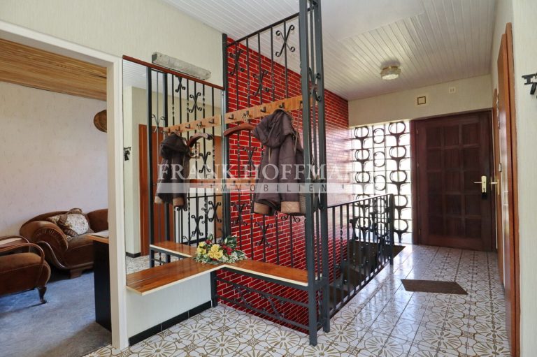 Immobilienangebot - Großenaspe - Haus_Wohnung - Lichtdurchflutetes Einfamilienhaus über zwei Ebenen in ruhiger Wohnlage von Großenaspe