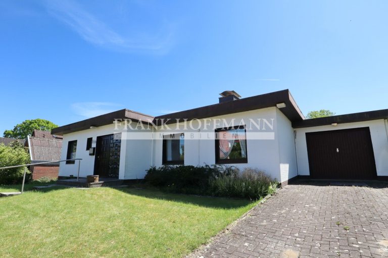 Immobilienangebot - Großenaspe - Haus_Wohnung - Lichtdurchflutetes Einfamilienhaus über zwei Ebenen in ruhiger Wohnlage von Großenaspe