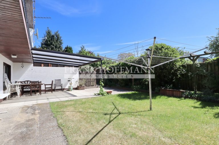 Immobilienangebot - Großenaspe - Haus_Wohnung - Lichtdurchflutetes Einfamilienhaus über zwei Ebenen in ruhiger Wohnlage von Großenaspe