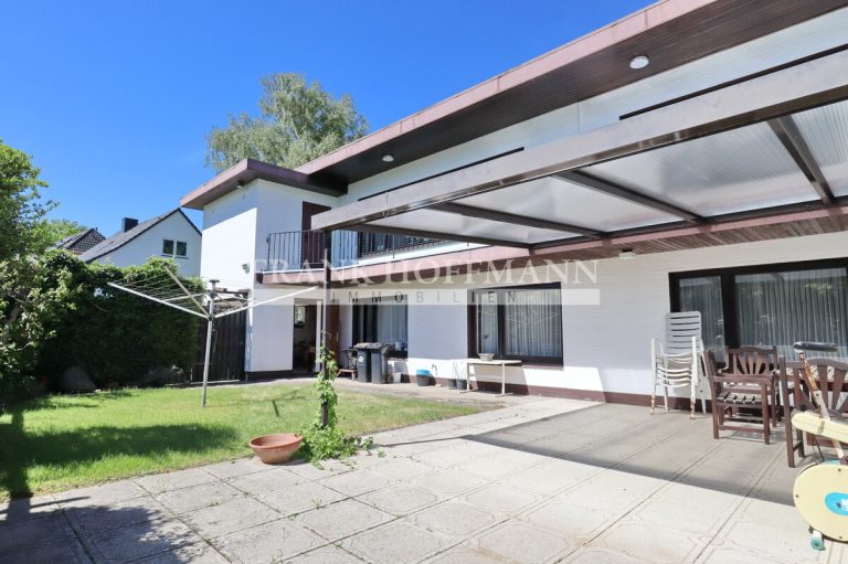 Immobilienangebot - Großenaspe - Haus_Wohnung - Lichtdurchflutetes Einfamilienhaus über zwei Ebenen in ruhiger Wohnlage von Großenaspe