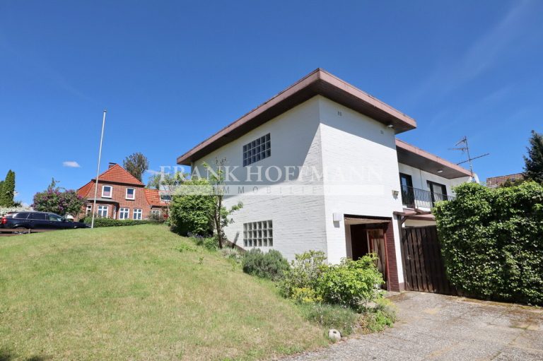 Immobilienangebot - Großenaspe - Haus_Wohnung - Lichtdurchflutetes Einfamilienhaus über zwei Ebenen in ruhiger Wohnlage von Großenaspe