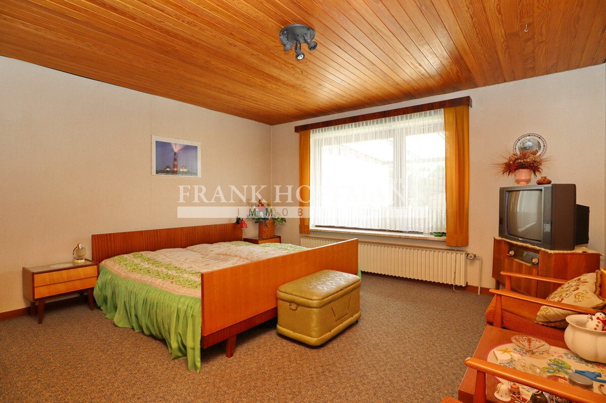 Immobilienangebot - Großenaspe - Haus_Wohnung - Lichtdurchflutetes Einfamilienhaus über zwei Ebenen in ruhiger Wohnlage von Großenaspe