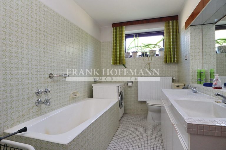 Immobilienangebot - Großenaspe - Haus_Wohnung - Lichtdurchflutetes Einfamilienhaus über zwei Ebenen in ruhiger Wohnlage von Großenaspe